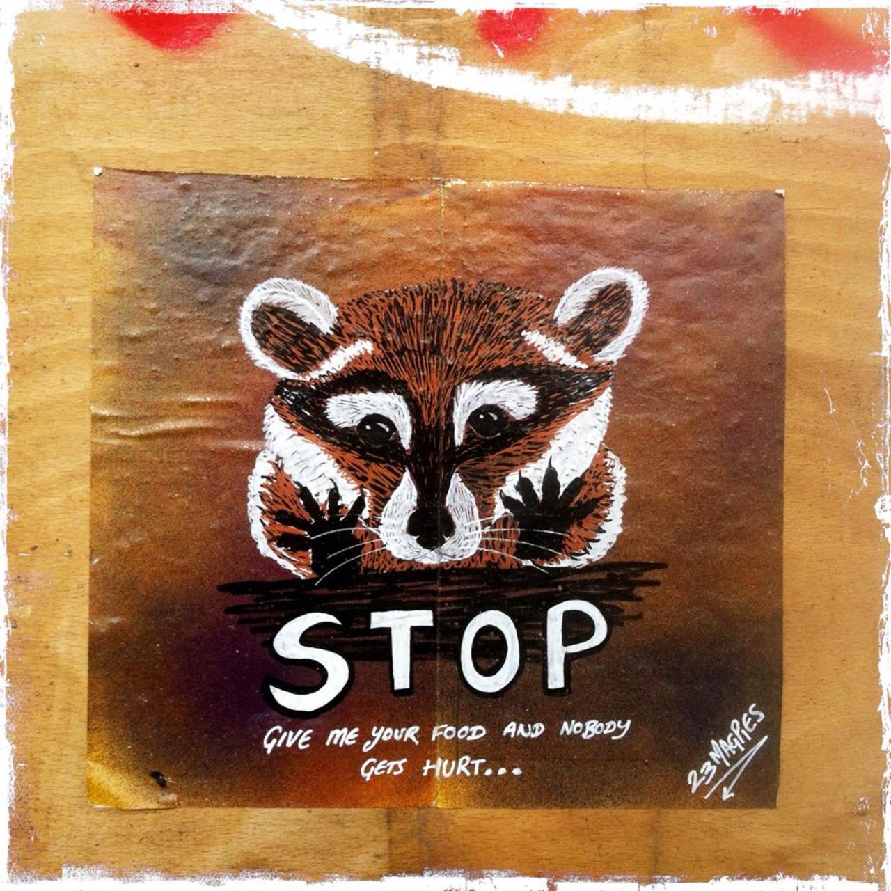 STOP: Give me your food and nobody gets hurt

#23Magpies paste-up on Grimsby Street #art #streetart #graffiti http://t.co/77ovH0KMIa