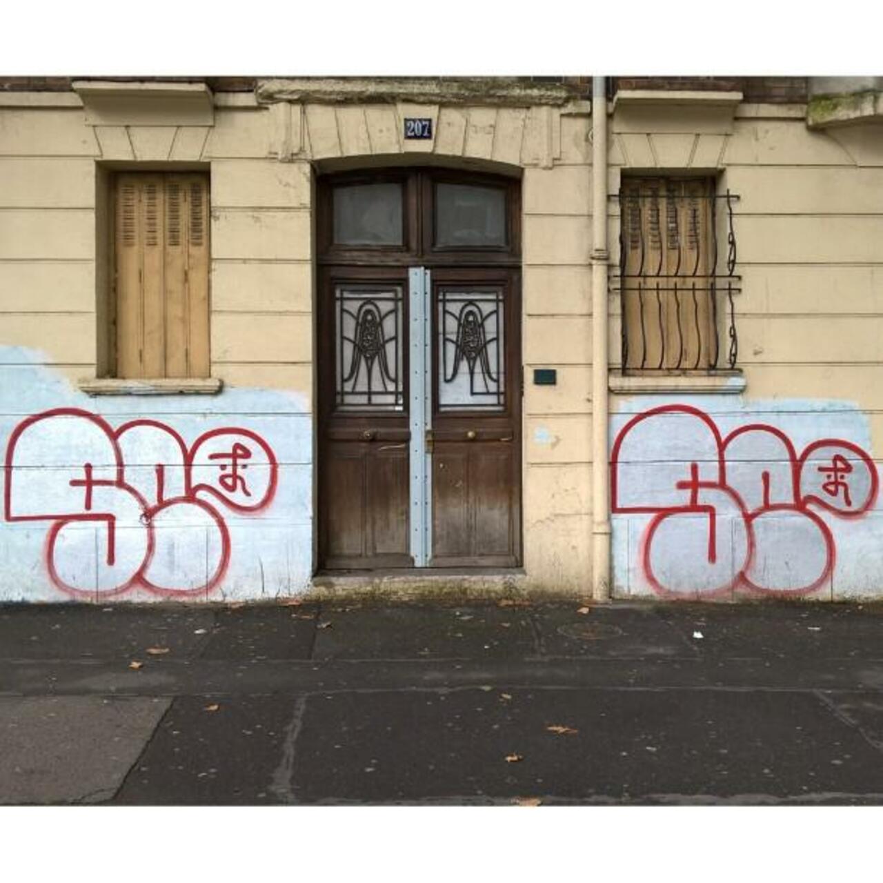 #Paris #graffiti photo by @maxdimontemarciano http://ift.tt/1LWc9dZ #StreetArt http://t.co/JHMN7AgNai