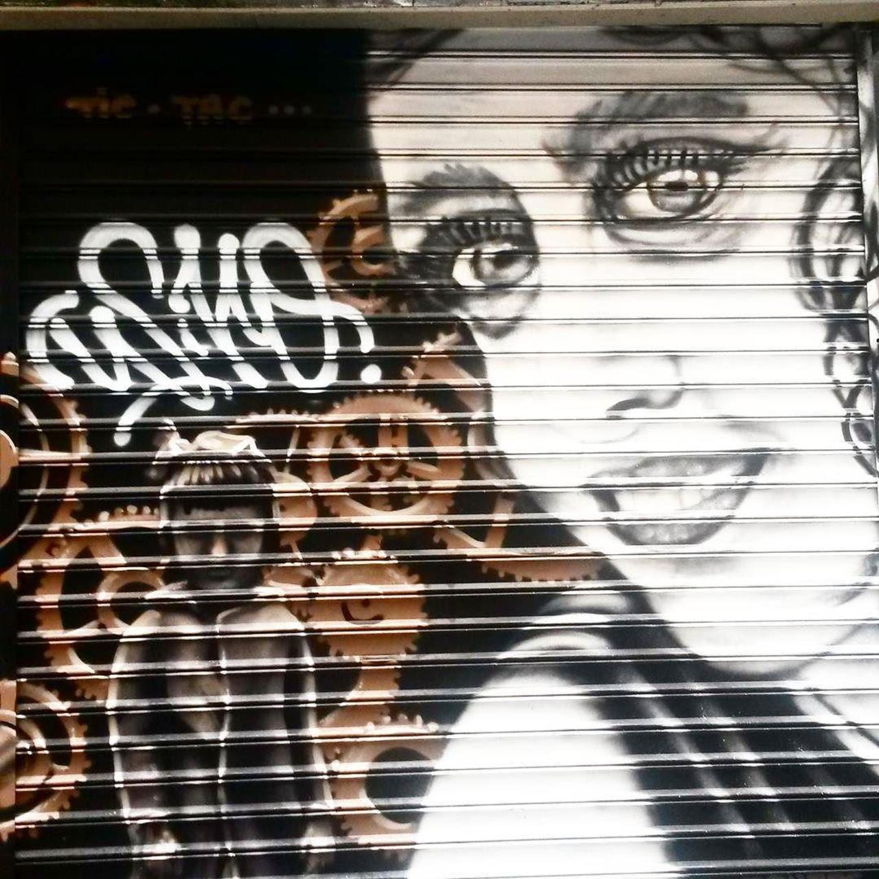 #Paris #graffiti photo by @princessepepett http://ift.tt/1MxgWDc #StreetArt http://t.co/ysrq17QNpA