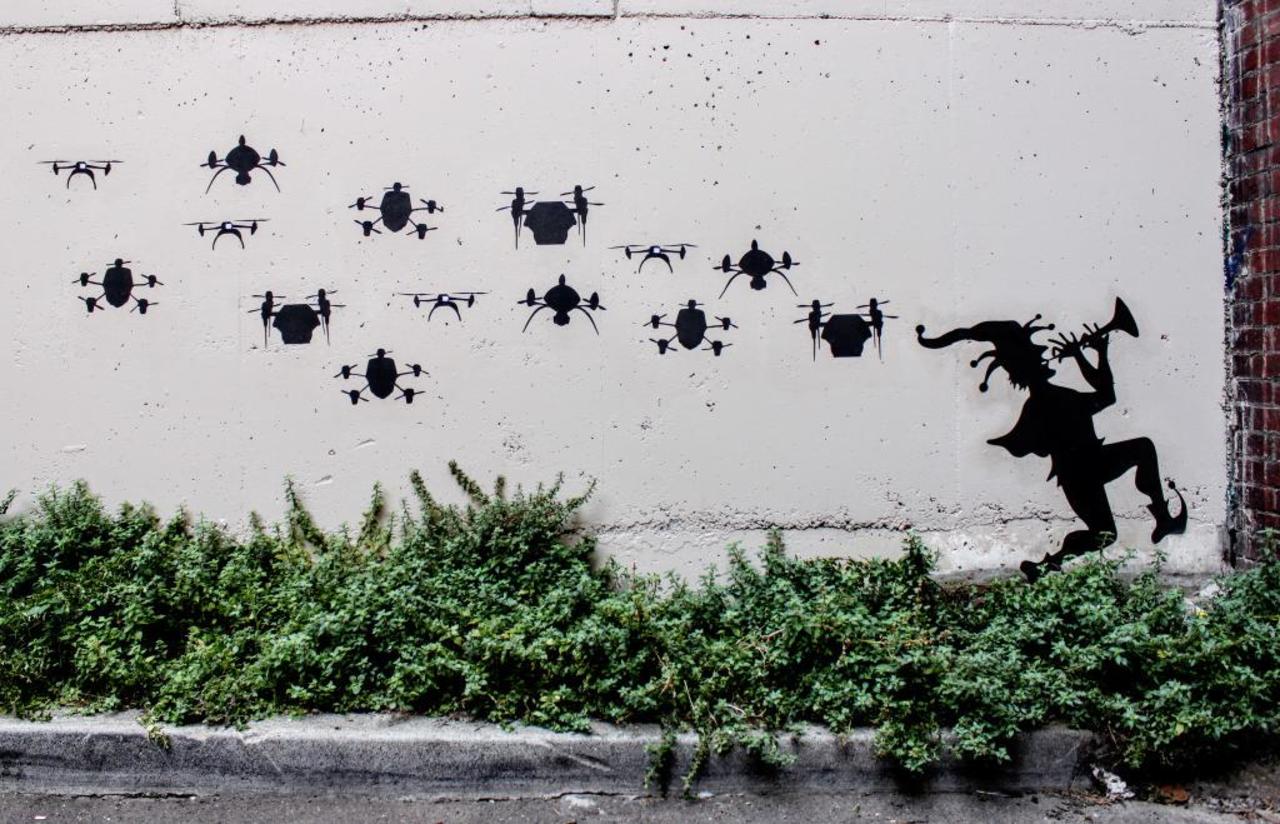 Spied piper...
Finlay Lane.
#Art #Graffiti #StreetArt http://t.co/gZM890BYHG