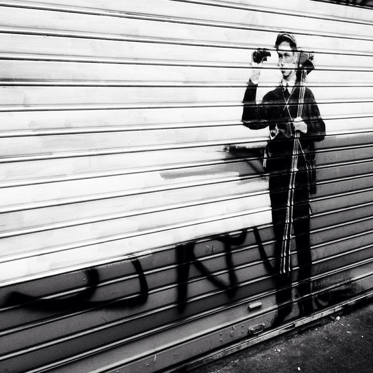 http://ift.tt/1KiqpQt #Paris #graffiti photo by noamzucker http://ift.tt/1ZOxAYG #StreetArt http://t.co/Von4R3P8hP