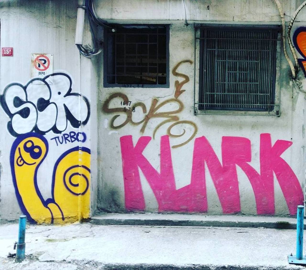 By @tuncdindas and @enklarkkent ? @dsb_graff #dsb_graff @rsa_graffiti @streetawesome #streetart #urbanart #graffiti… http://t.co/tmRn9iD1th