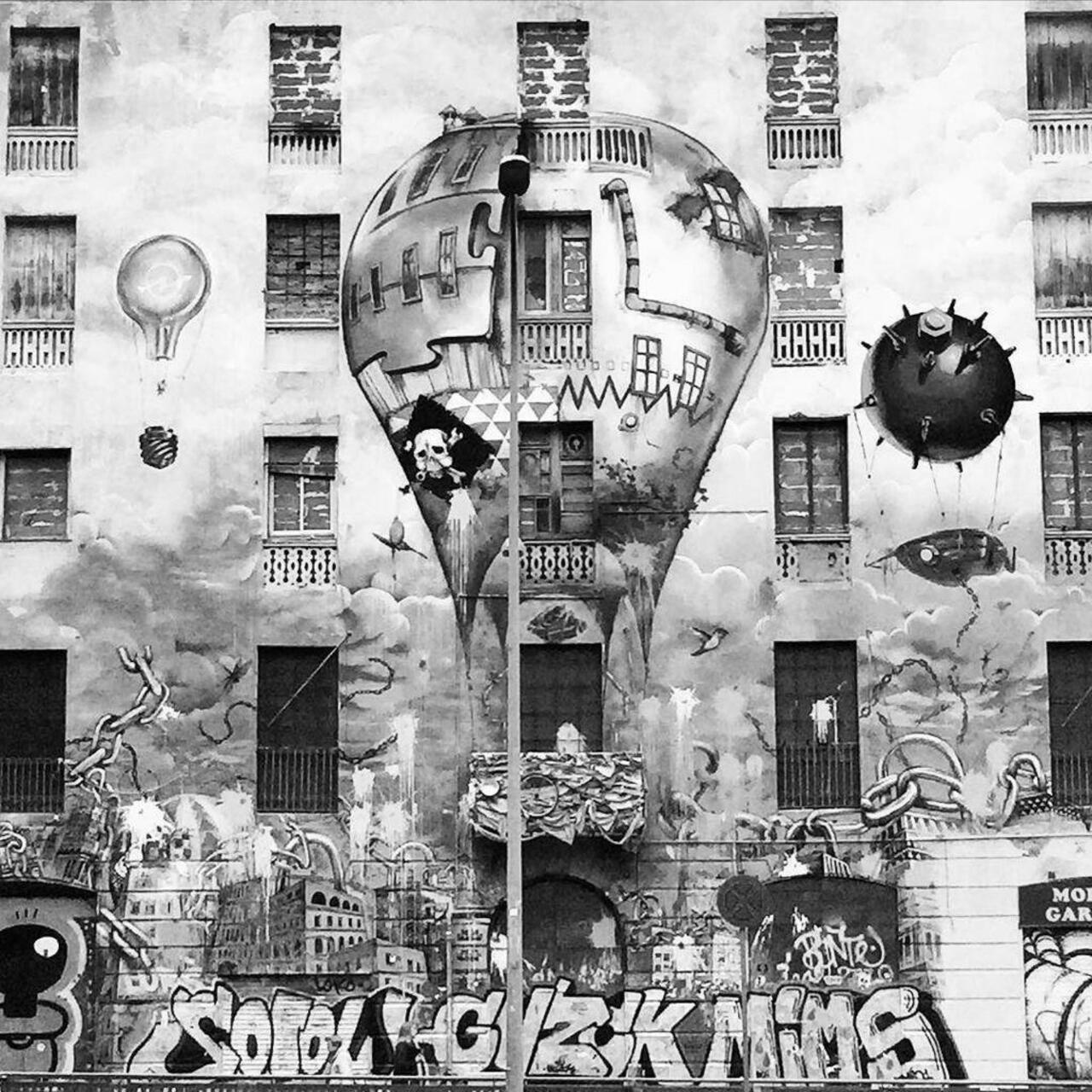#lacarboneria #graffiti #streetart #streetphotography #facades #facadesofbuildings #window… http://ift.tt/1NPG7qB http://t.co/fTjgHNTAIF