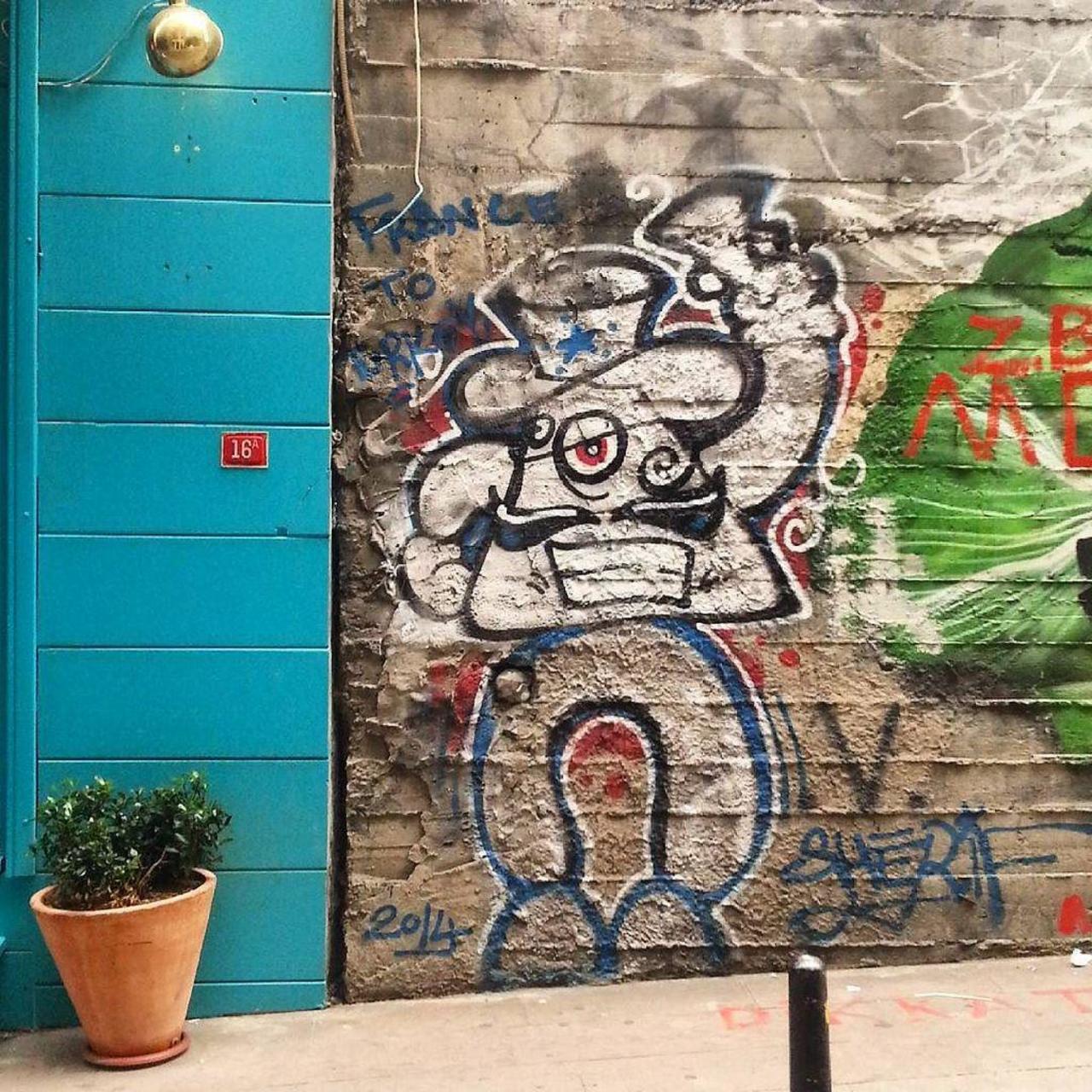 #streetart #graffiti #publicart #urbanart #sokaksanatı #streetartistanbul #istanbulstreetart #graffitiart by wallen… http://t.co/Xhrzu4FkKK