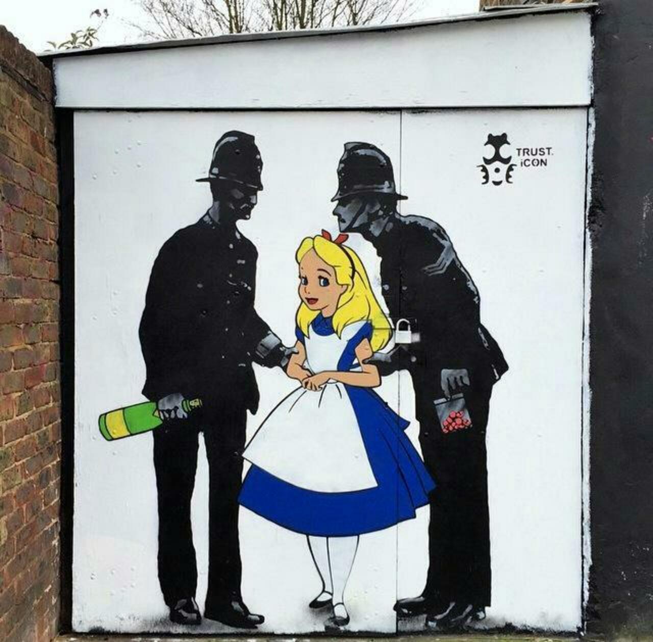 RT @QueGraffiti: Nuevo street art de iCON en Camden, Londres, UK 

#art #arte #graffiti #streetart http://t.co/ZFN1Q7I6ED