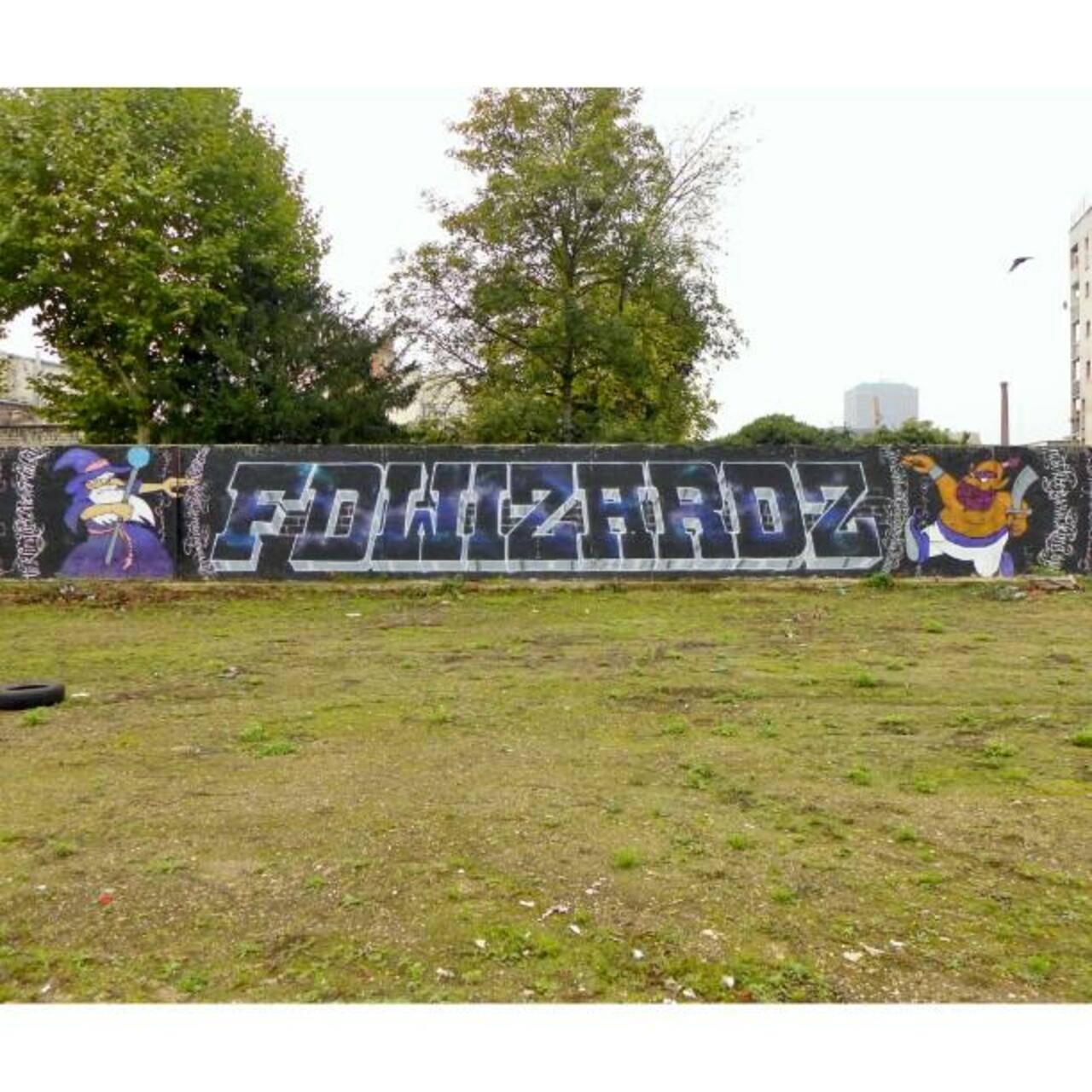 #Paris #graffiti photo by @maxdimontemarciano http://ift.tt/1GmLuuC #StreetArt https://t.co/vtWFFaLQEI