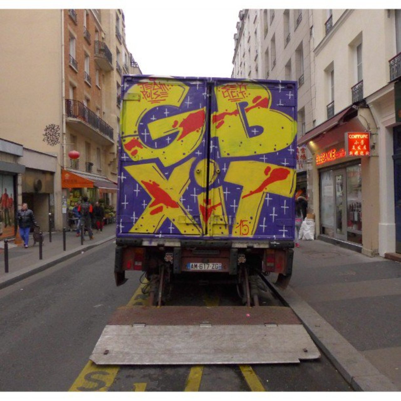 #Paris #graffiti photo by @maxdimontemarciano http://ift.tt/1KnKXDM #StreetArt https://t.co/xDwyAYztn8