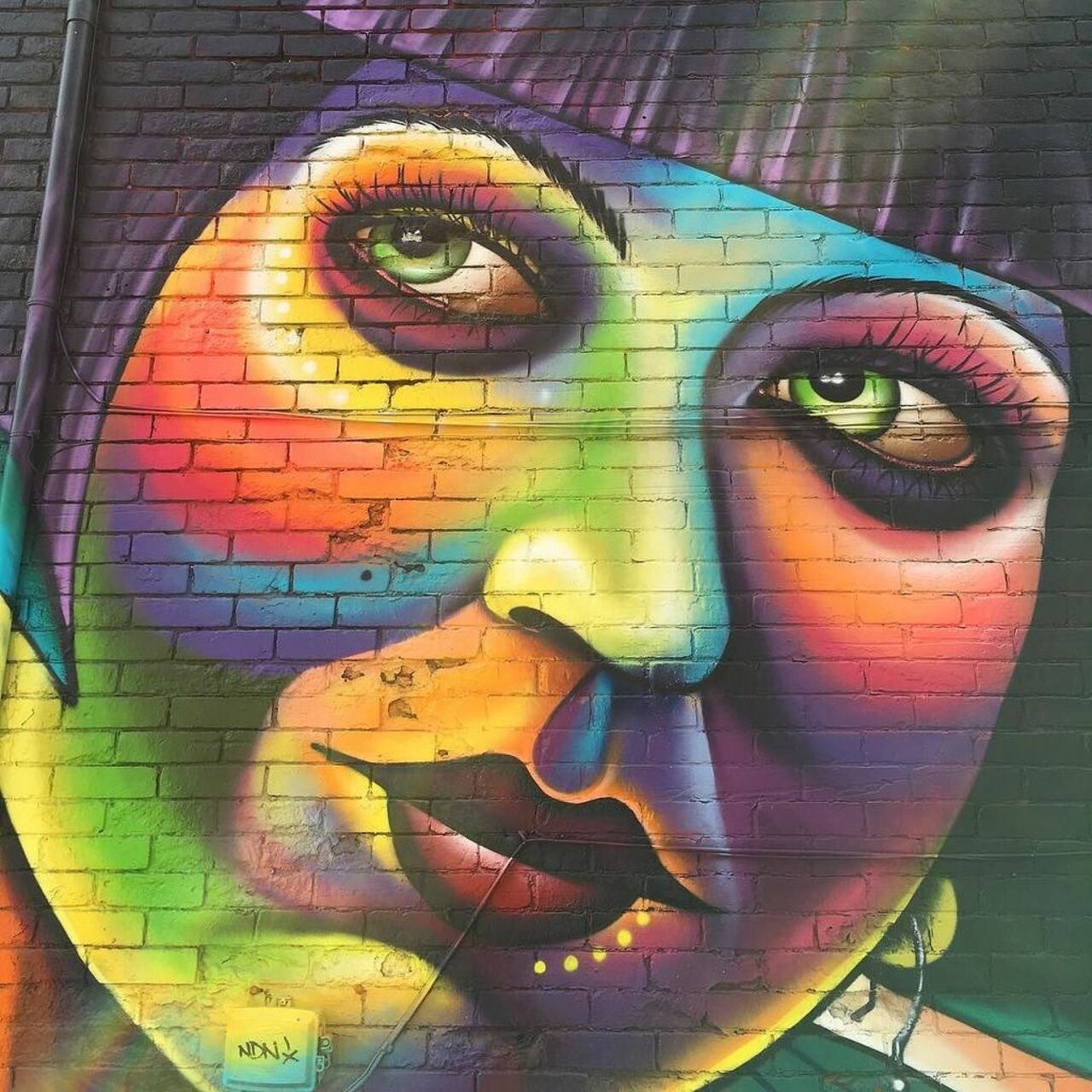 Portrait #graffiti #toronto #streetart #backalley #queenwest #art #face https://t.co/jfJyEeVith