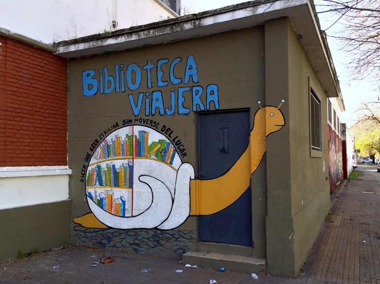RT @DickieRandrup: #Graffiti de hoy: << The books snail >> calle 22,63y64 #LaPlata #Argentina #StreetArt #UrbanArt #ArteUrbano https://t.co/PcX82xnllE