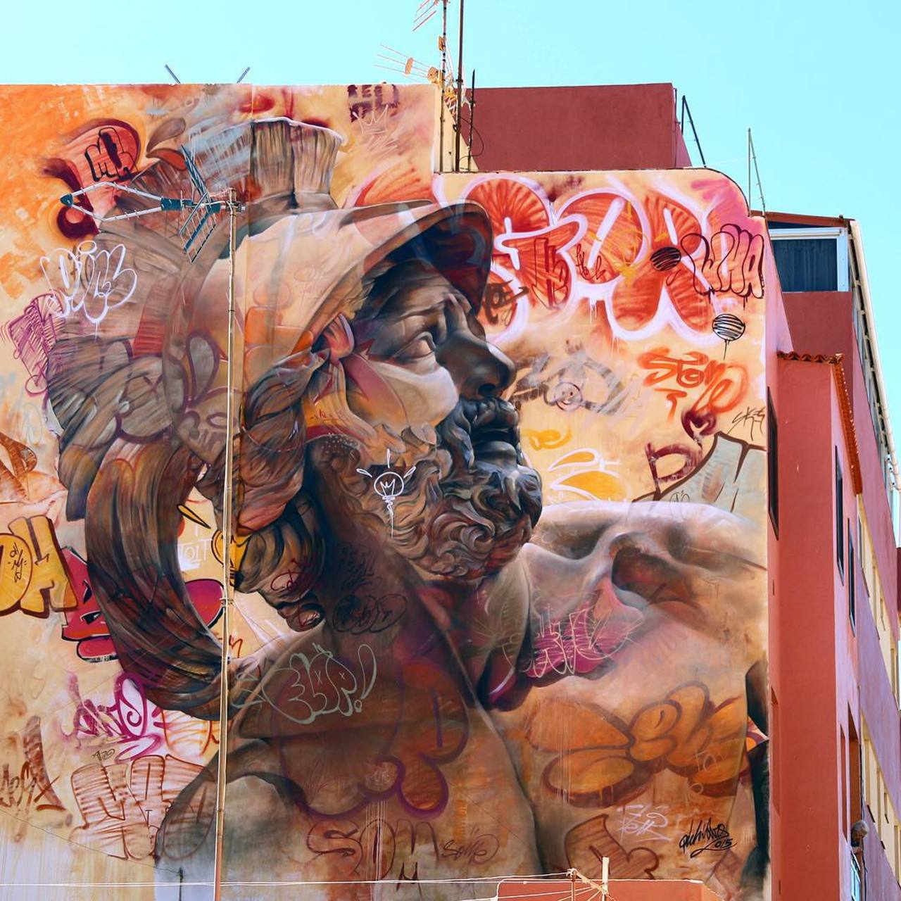 PichiAvo unveiled a beautiful new mural called 'Urban Warrior' in Tenerife, Spain. #StreetArt #Graffiti #Mural https://t.co/OGO8HBcS59