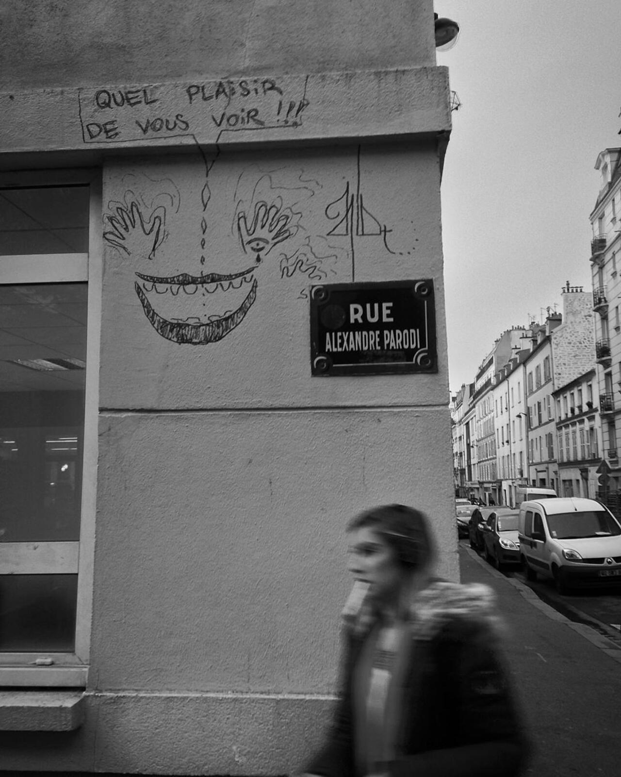 #Paris #graffiti photo by @joecoolpix http://ift.tt/1RWlxU6 #StreetArt https://t.co/fwpQk56mLf