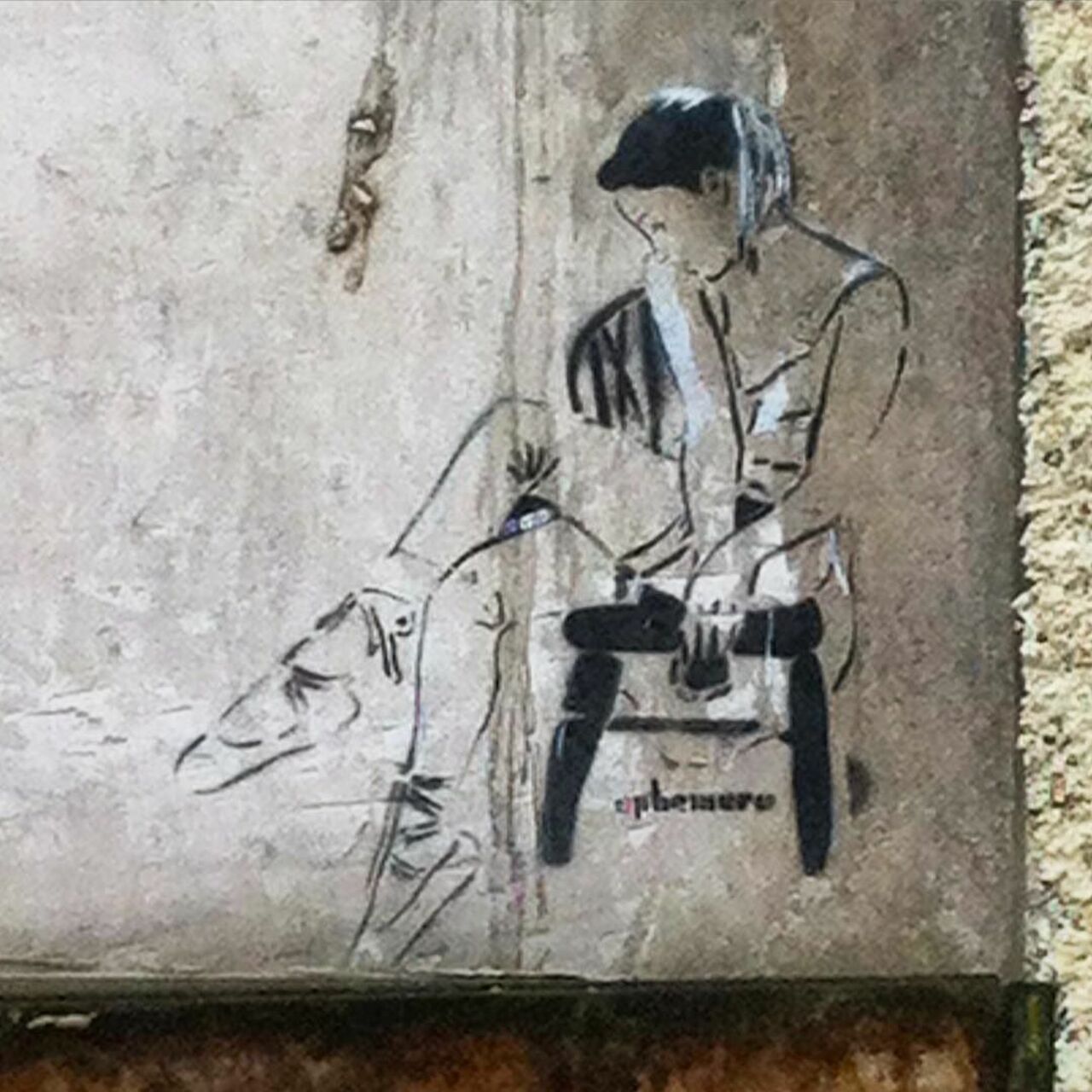 #Paris #graffiti photo by @jeanlucr http://ift.tt/1jUYD3A #StreetArt https://t.co/r7kWNleDrq