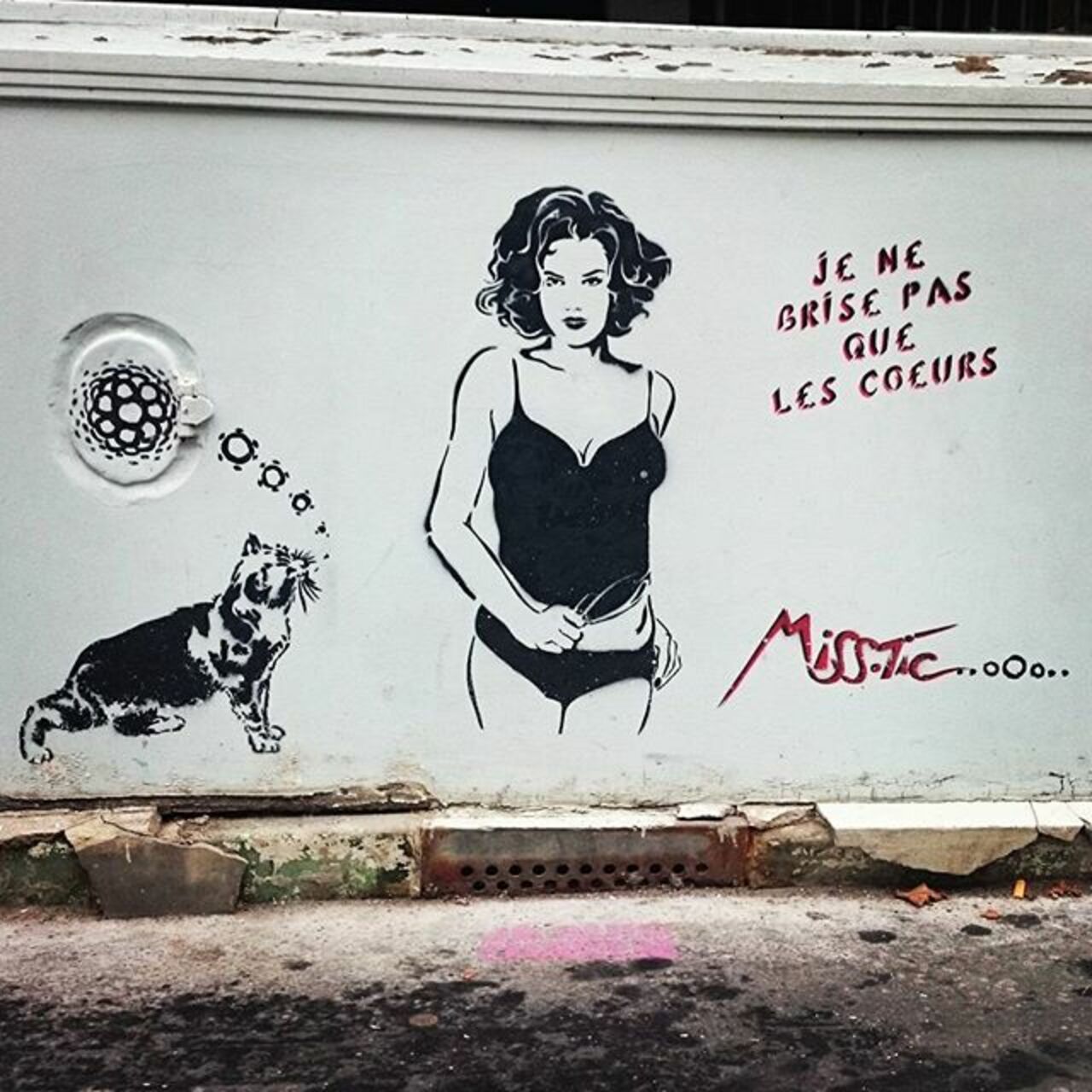 #75011 #Instagram - http://mystreetart.paris/je-ne-brise-pas-que-les-coeursartiste-misstic/ #MyStreetArtParis #streetart #love #graffiti https://t.co/5zCACIfAoE