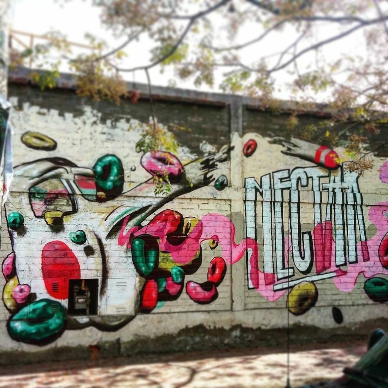 Dulce Néctar.  #Graffiti en #Mendoza, #Argentina.
#art #arte #streetart #artecallejero #in… http://ift.tt/1KqRL3n https://t.co/pBb1M24AjA