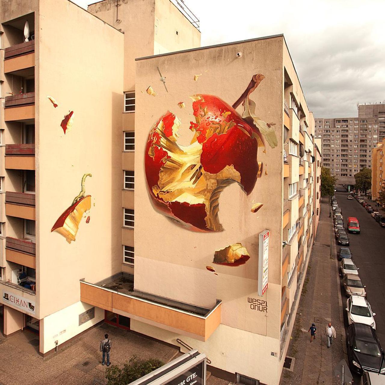 'SWEETEST SIN' by wes21_schwarzmaler and onurpainting, Berlin, Prinzenstrasse 19. #StreetArt #Graffiti #Mural https://t.co/FxRlX9r0Ad