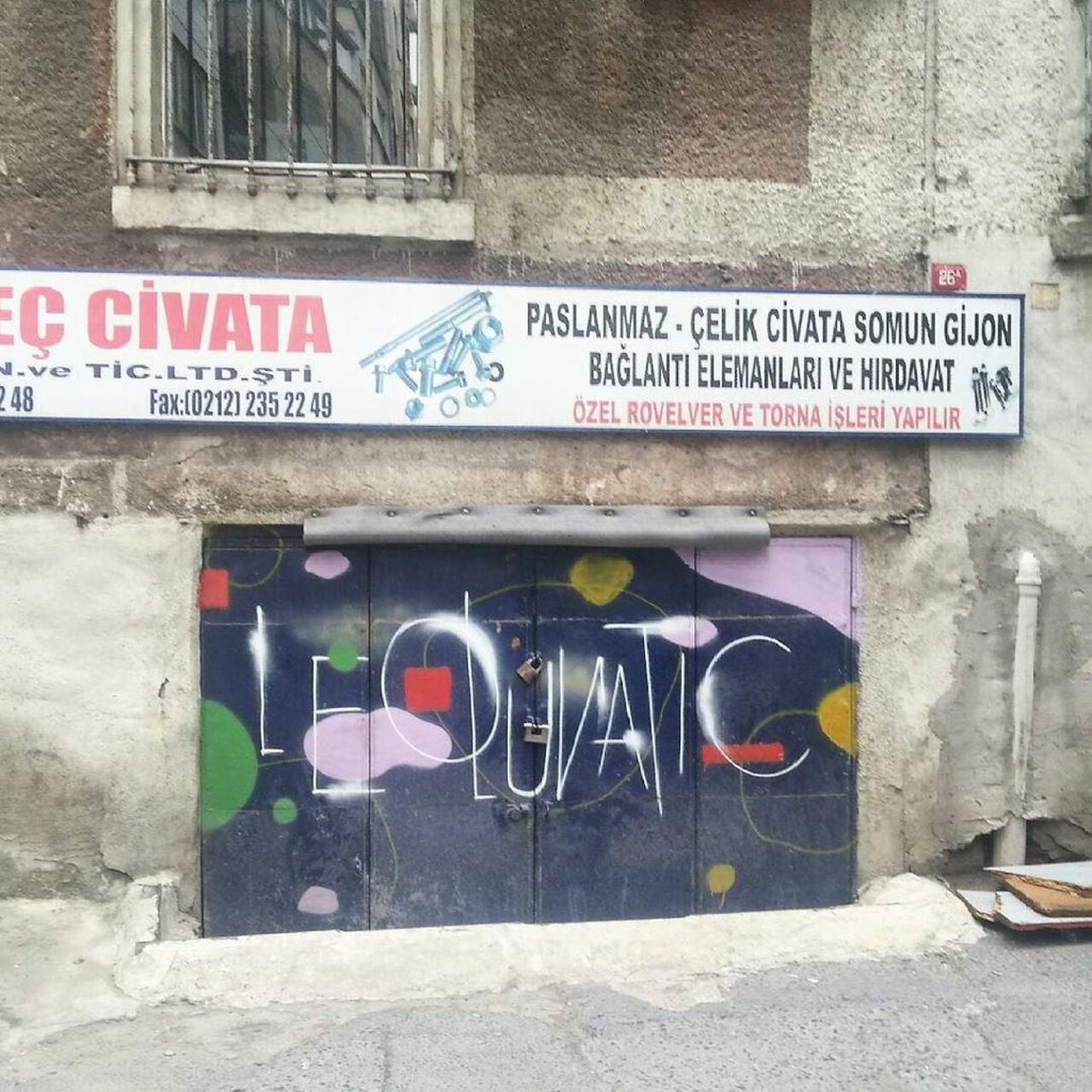 #streetartkaraköy #streetart #graffiti #publicart #urbanart #sokaksanatı #streetartistanbul #istanbulstreetart #gra… https://t.co/uLVrqiirAK