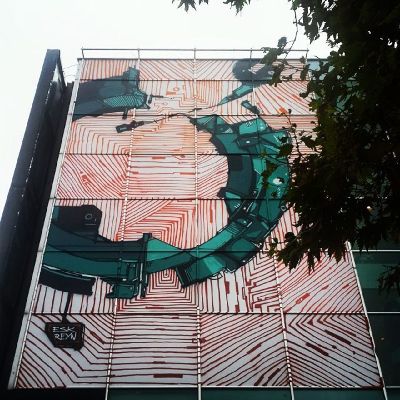 gri güne renk katanlar... #eskreyn #streetart #streetartistanbul #wallart #mural #graffiti #graffitiigers by bahar_… https://t.co/DwJKdkAz9X