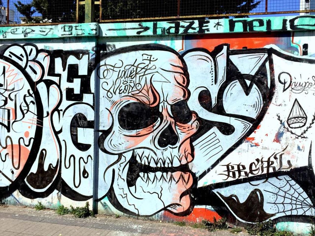 RT @DickieRandrup: #Graffiti de hoy: << Calavera >> calle 47, 9y10 #LaPlata #Argentina #StreetArt #UrbanArt #ArteUrbano  #Calavera http://t.co/p8CnsClbp0