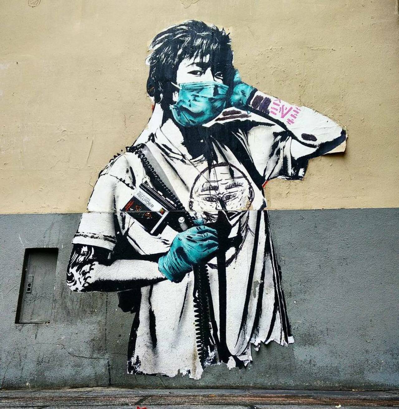 Pasteup by @eddiecolla #eddiecolla

#streetart #streetartparis #parisstreetart #parisgraffiti #graffiti #graffitiar… https://t.co/PptxC04ZSZ
