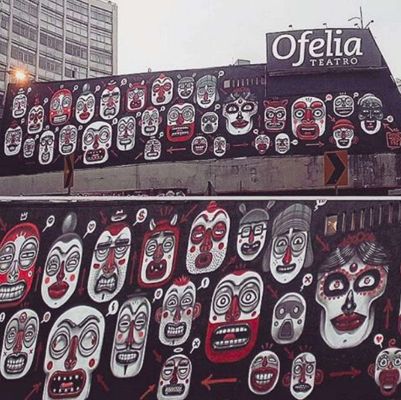 .@misterhoms invade el #TeatroOfelia en #CDMX con su #mural "Cara Mascaras" #streetart #graffiti #mexico #urbanart https://t.co/BhFeHazhuL