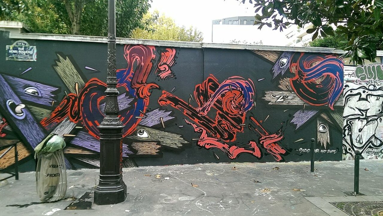 Street Art by anonymous in #Paris http://www.urbacolors.com #art #mural #graffiti #streetart https://t.co/RQW6XlnTOD