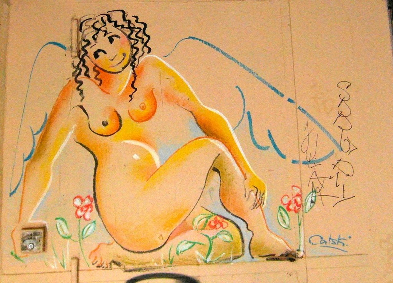 Street Art by anonymous in #Paris http://www.urbacolors.com #art #mural #graffiti #streetart https://t.co/FNhvlB51tz