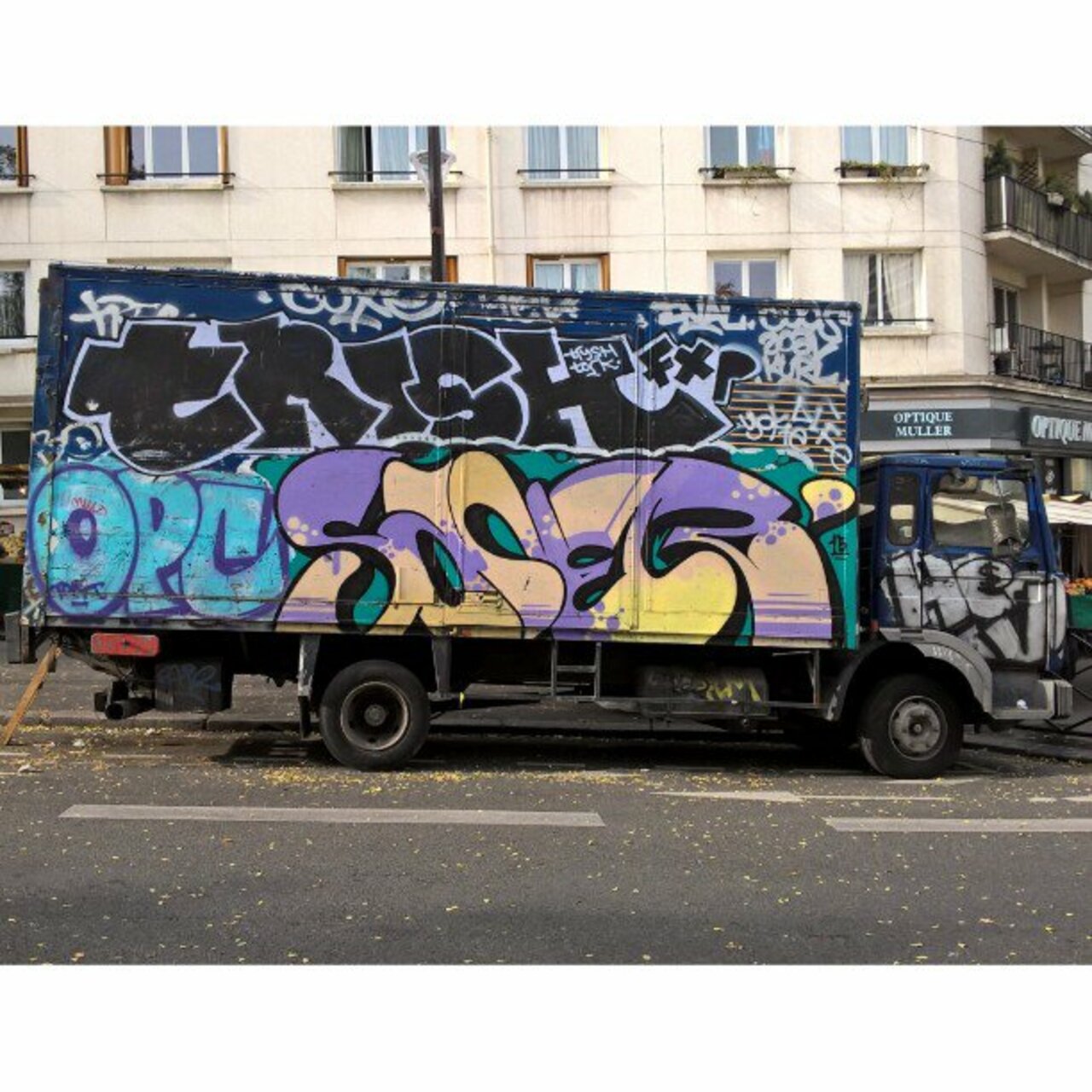 #Paris #graffiti photo by @maxdimontemarciano http://ift.tt/1jGjjNl #StreetArt https://t.co/MtJ4p1q5sX