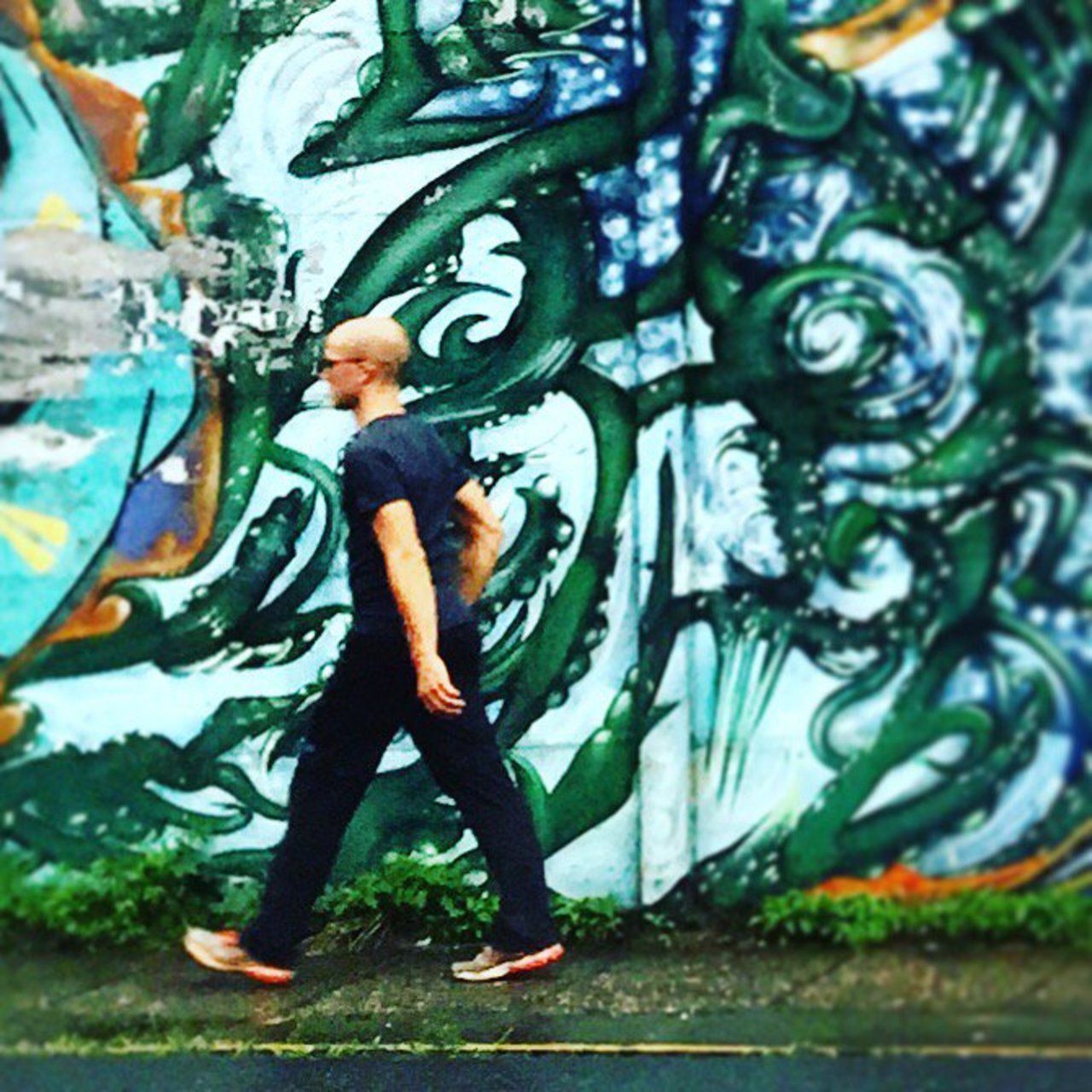 #walking down #graffiti #street in #SanJose #CostaRica #streetart #streetphotography #urban https://t.co/U4glJmnGUE