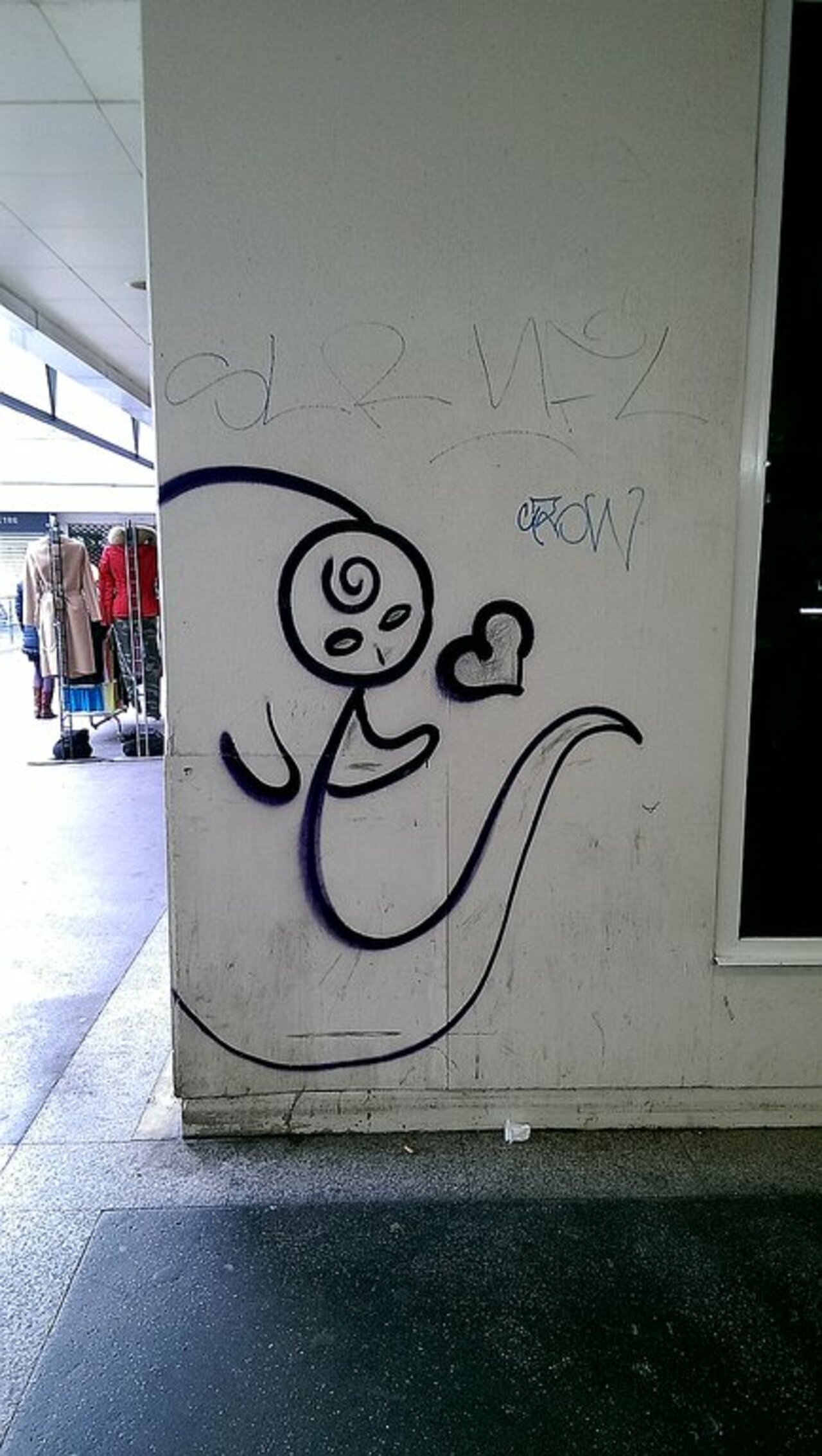 Street Art by anonymous in #Montreuil http://www.urbacolors.com #art #mural #graffiti #streetart https://t.co/39eA3v1fnn