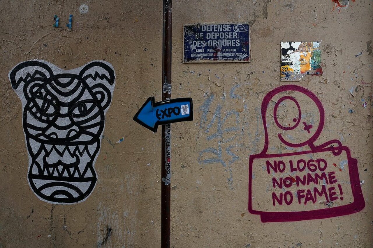 Street Art by anonymous in #Paris http://www.urbacolors.com #art #mural #graffiti #streetart https://t.co/NTh7nKzJxs