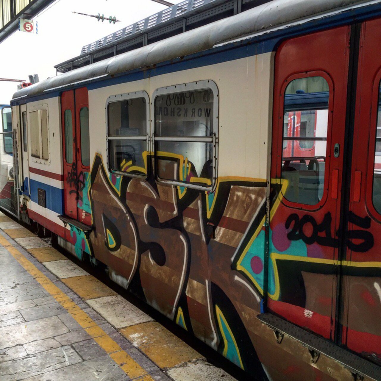 RT @Tacli: Wonderful #graffiti on the #Istanbul trains #urbanart #streetart #murals https://t.co/RxkryTm2cj