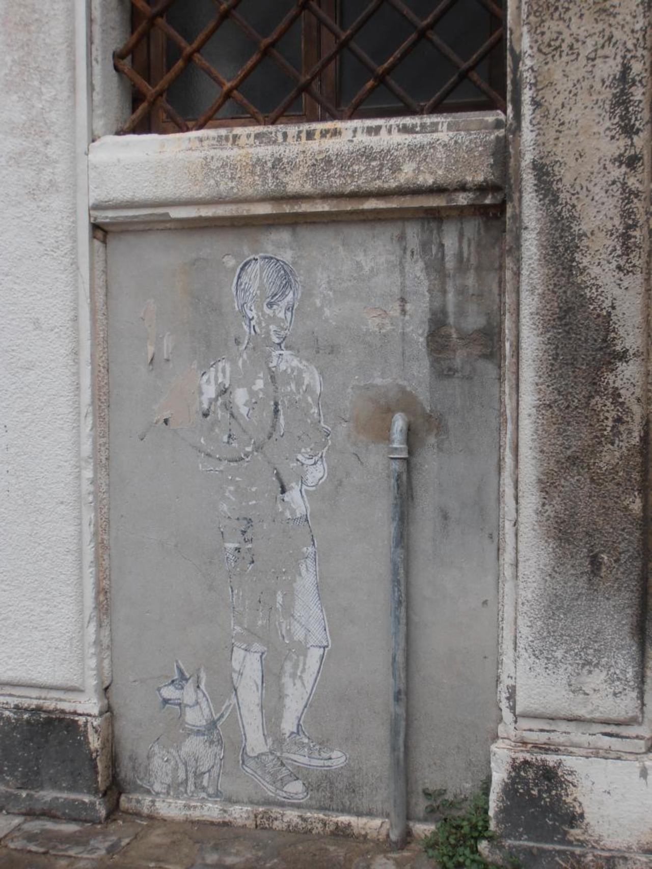 RT @AliciaDCrumpton: #graffiti #streetart #veniceitaly https://t.co/tYMCSjMQ7t