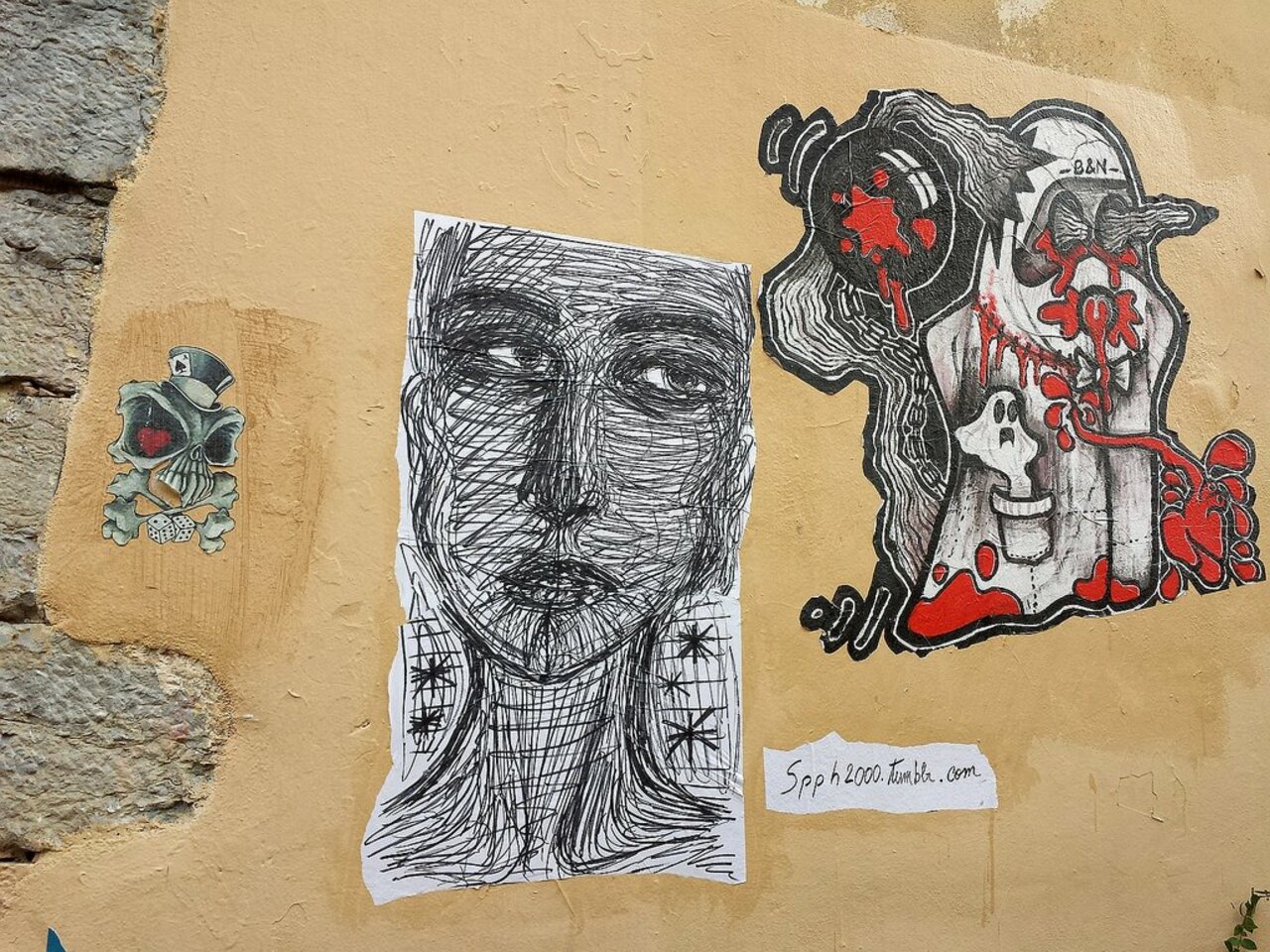 Street Art by anonymous in #Lyon http://www.urbacolors.com #art #mural #graffiti #streetart https://t.co/kghYMCs26b