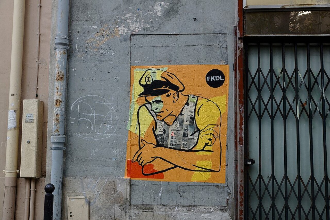 Street Art by anonymous in #Paris http://www.urbacolors.com #art #mural #graffiti #streetart https://t.co/sPOfmKHaz9