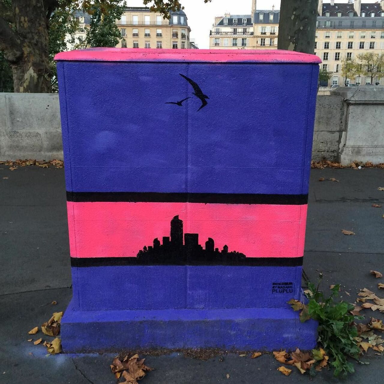 #Paris #graffiti photo by @benapix http://ift.tt/1RvElZw #StreetArt https://t.co/ivUnFvaylV