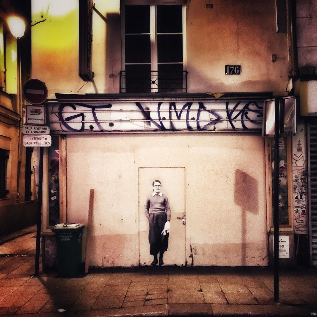#Paris #graffiti photo by @hugdubois http://ift.tt/1i7rIHS #StreetArt https://t.co/6gA0olEmq0