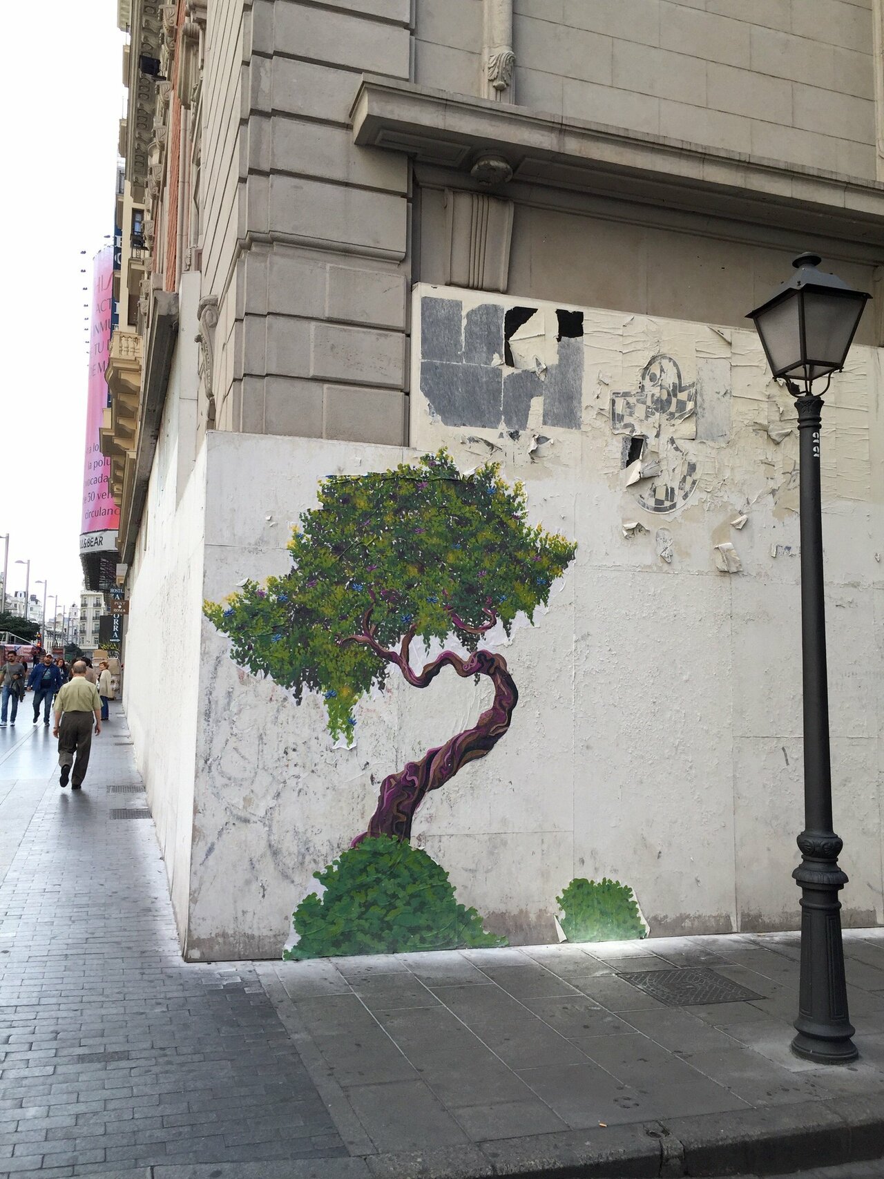 #Graffiti de hoy: << Whimsical >> #LaGranVia #Madrid #España #StreetArt #UrbanArt #ArteUrbano https://t.co/2Utgwtq82M