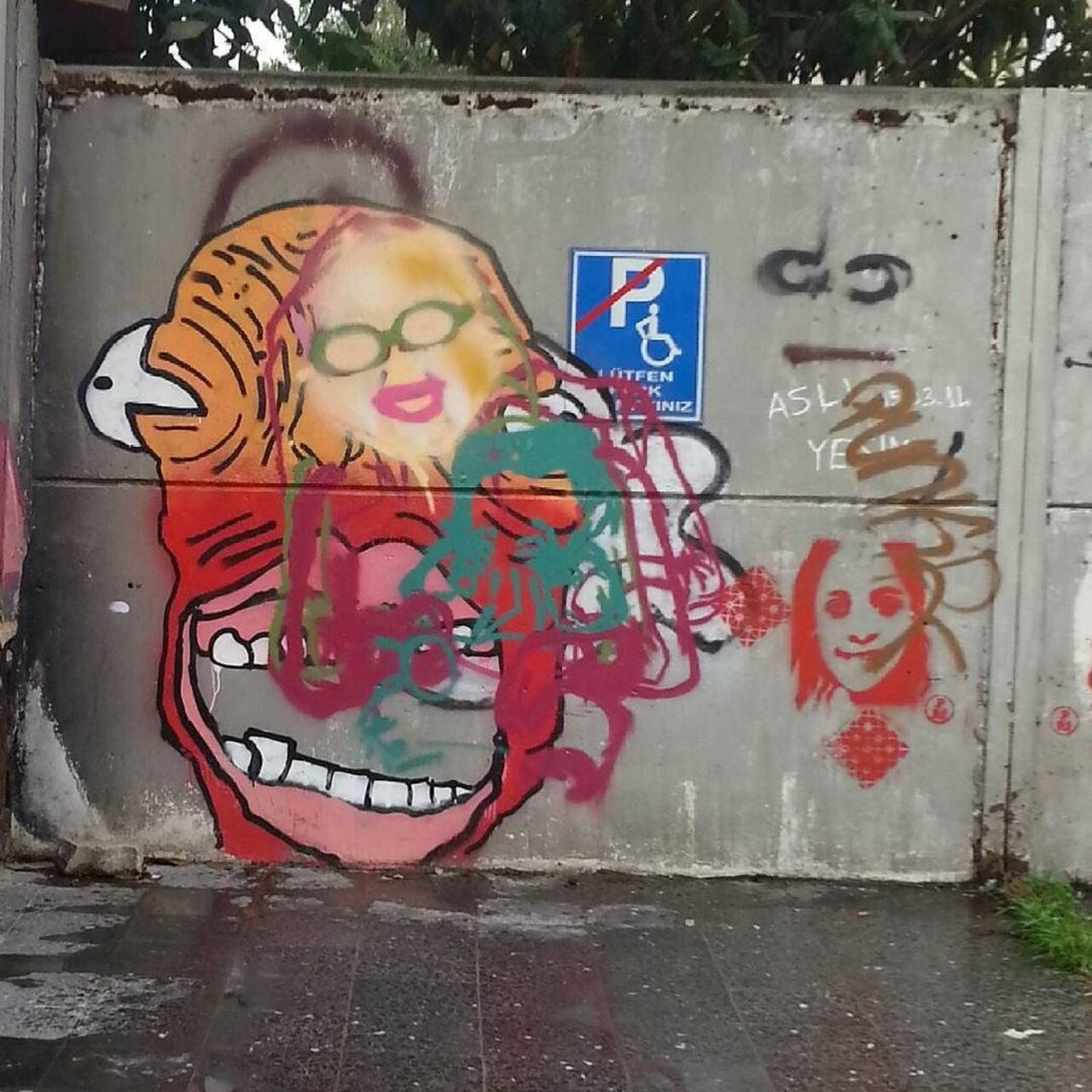 #streetartkadikoy #streetart #graffiti #publicart #urbanart #sokaksanatı #streetartistanbul #istanbulstreetart #gra… https://t.co/EJpftqLC9e