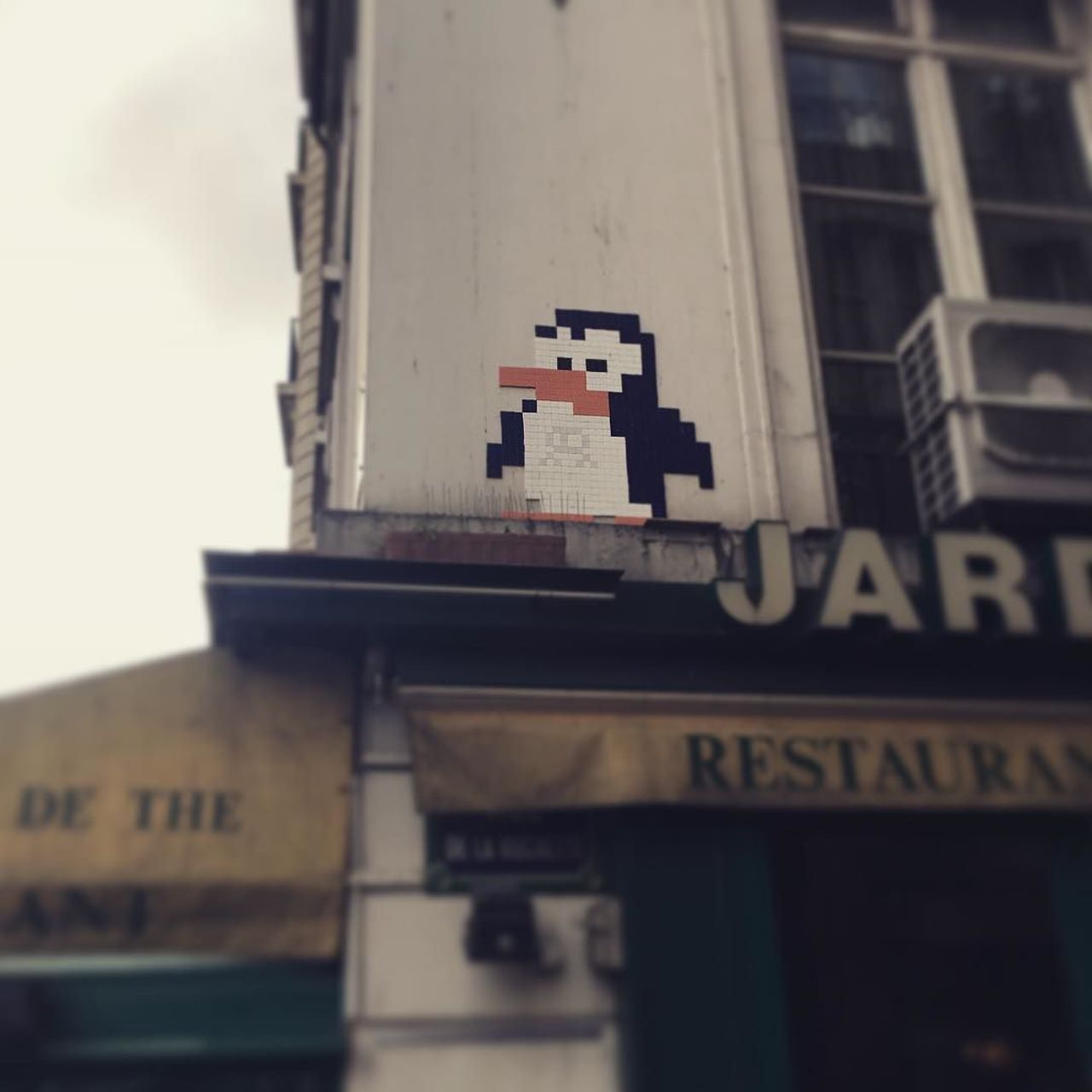 #Paris #graffiti photo by @luketheheathen http://ift.tt/1N1Mh5F #StreetArt https://t.co/8lkP4ISpKF