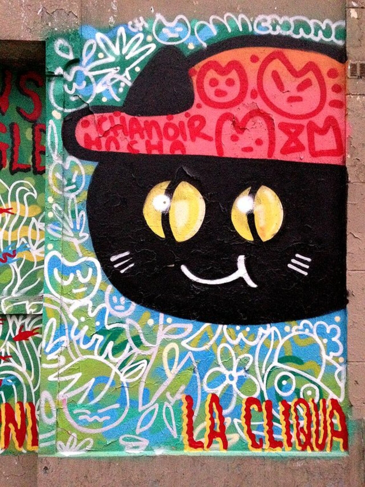 Street Art by chanoir in #Paris http://www.urbacolors.com #art #mural #graffiti #streetart https://t.co/83a6AnCiG8