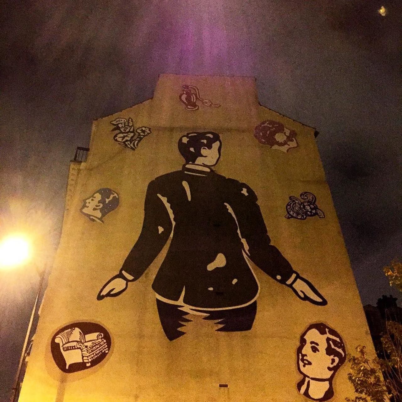 #Paris #graffiti photo by @came_a_yeux http://ift.tt/1Nv8Z4j #StreetArt https://t.co/8S4FO2lDm2