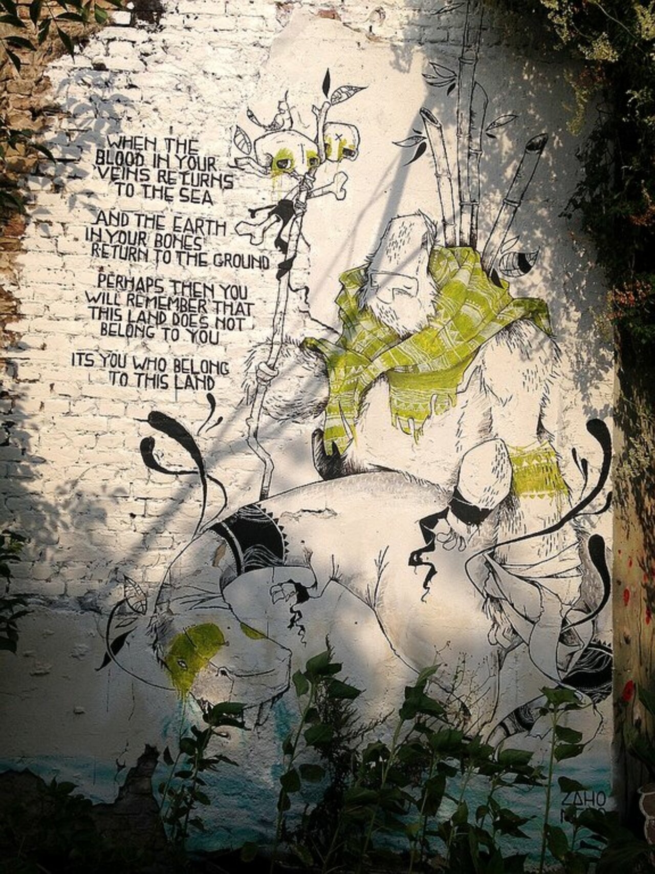 Street Art by Zaho Nero in #Berlin http://www.urbacolors.com #art #mural #graffiti #streetart https://t.co/jdyMRbao0u
