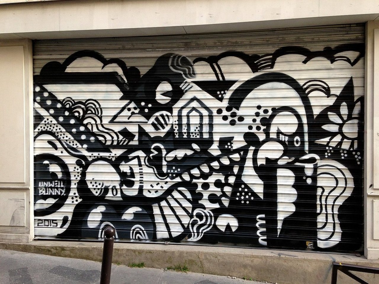 Street Art by Unwell Bunny in #Paris http://www.urbacolors.com #art #mural #graffiti #streetart https://t.co/BSlXPEEefK