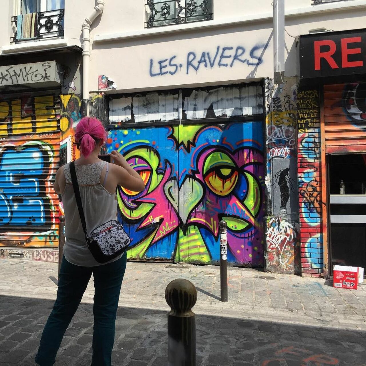 #Paris #graffiti photo by @zerokfe http://ift.tt/1jLvM2e #StreetArt https://t.co/9hAwidQXfE