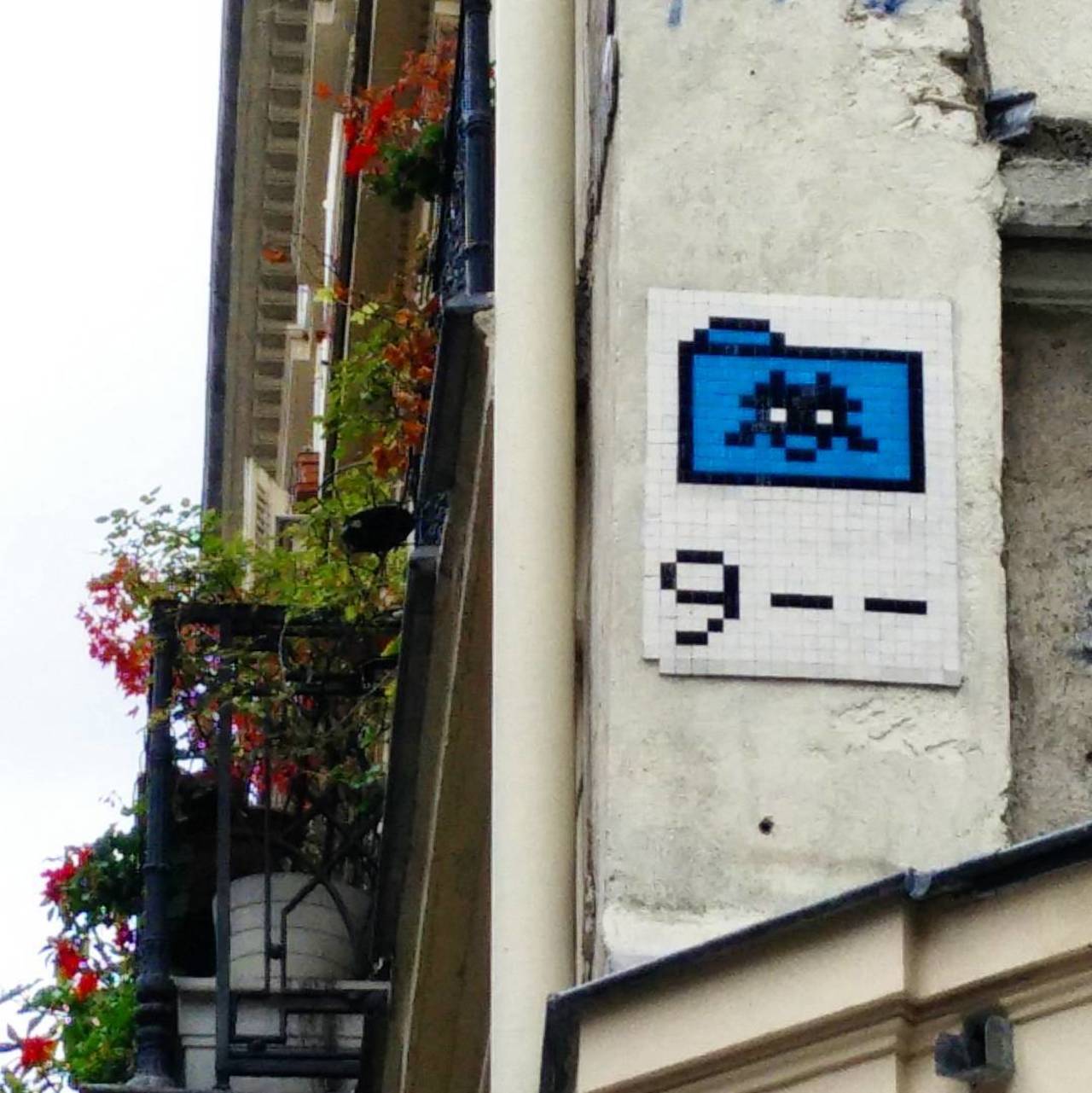 #Paris #graffiti photo by ceky_art http://ift.tt/1LXMuFT #StreetArt https://t.co/zCPg6MTump https://goo.gl/t4fpx2