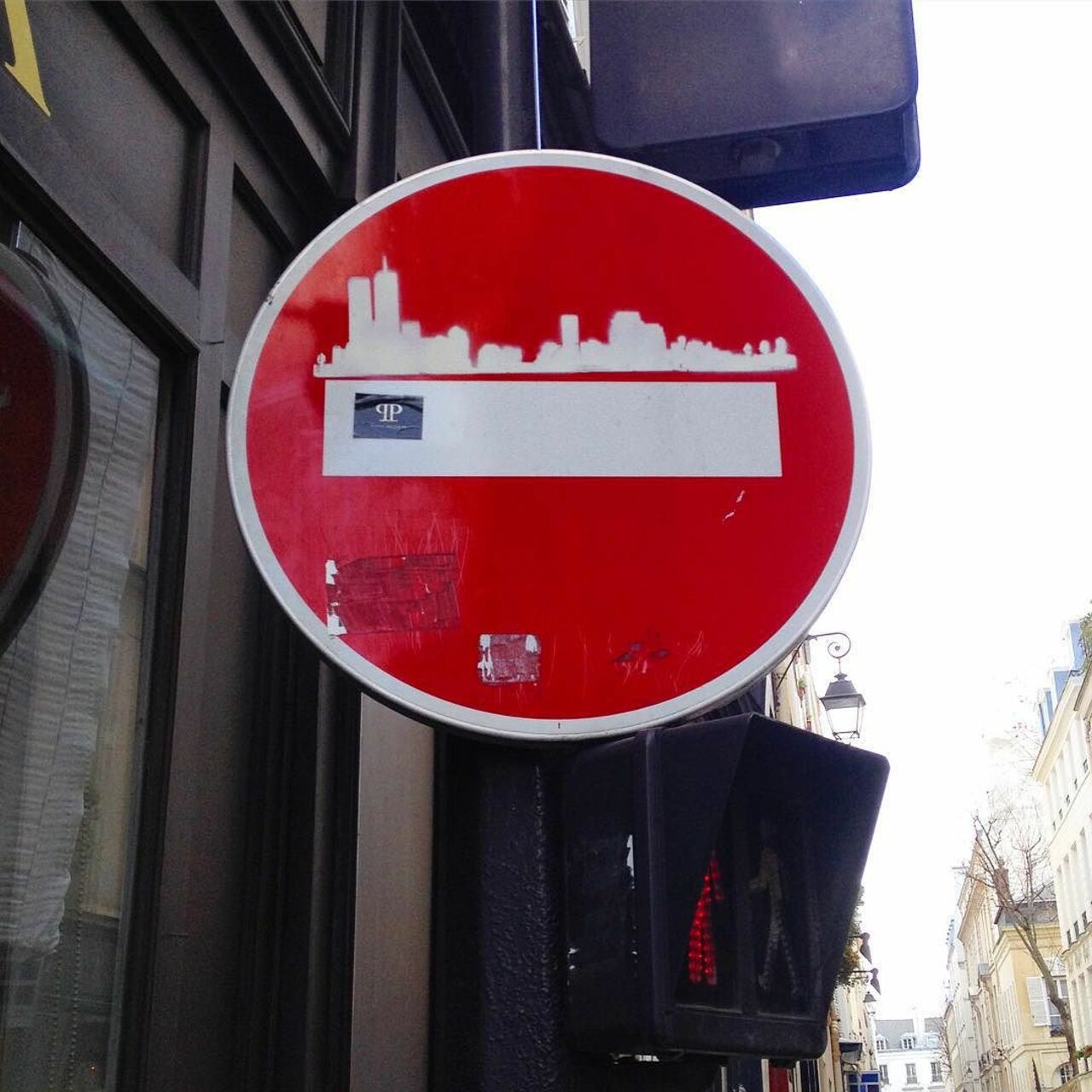 #Paris #graffiti photo by benapix http://ift.tt/1RxWnKG #StreetArt https://t.co/FrqZkTmA9u https://goo.gl/t4fpx2