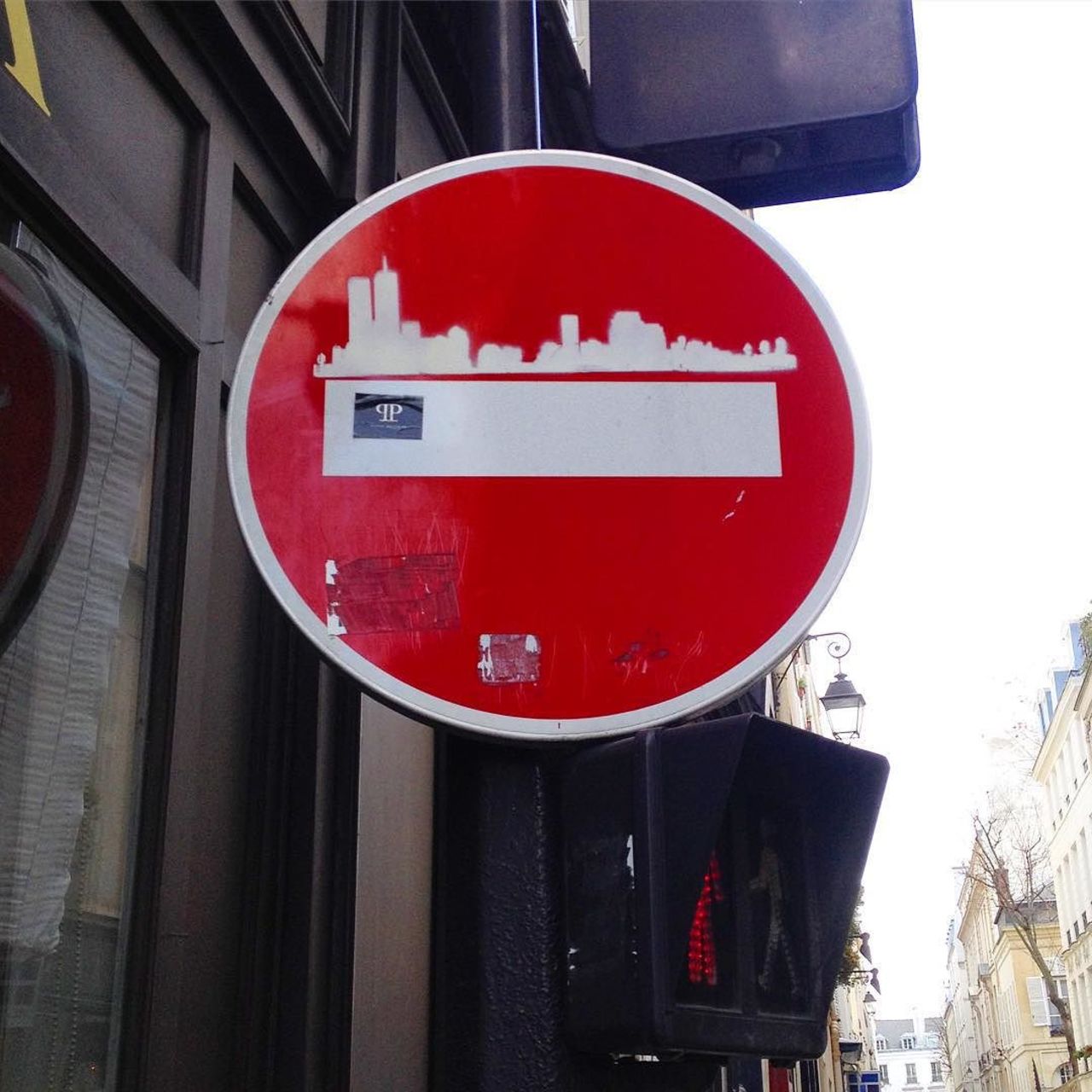 #Paris #graffiti photo by @benapix http://ift.tt/1RxWnKG #StreetArt https://t.co/XBIXSQP4uX