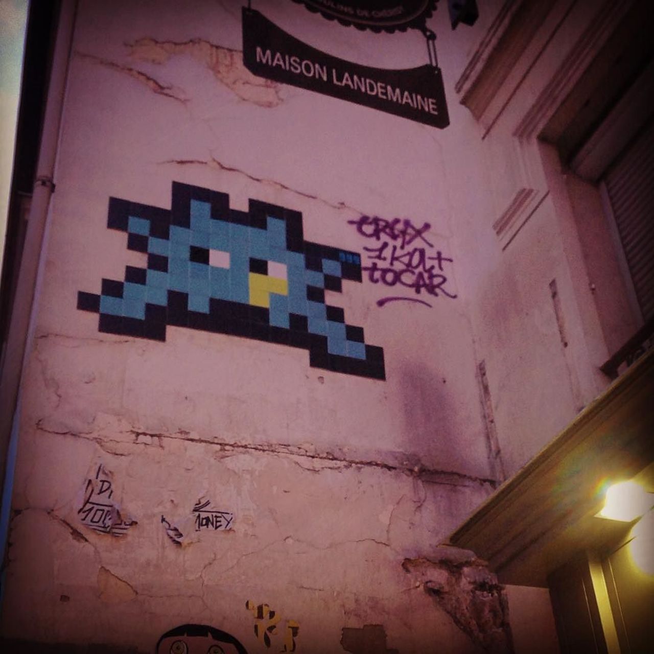#Paris #graffiti photo by @stefetlinda http://ift.tt/1LSs4Le #StreetArt https://t.co/vwF8UZFiLt