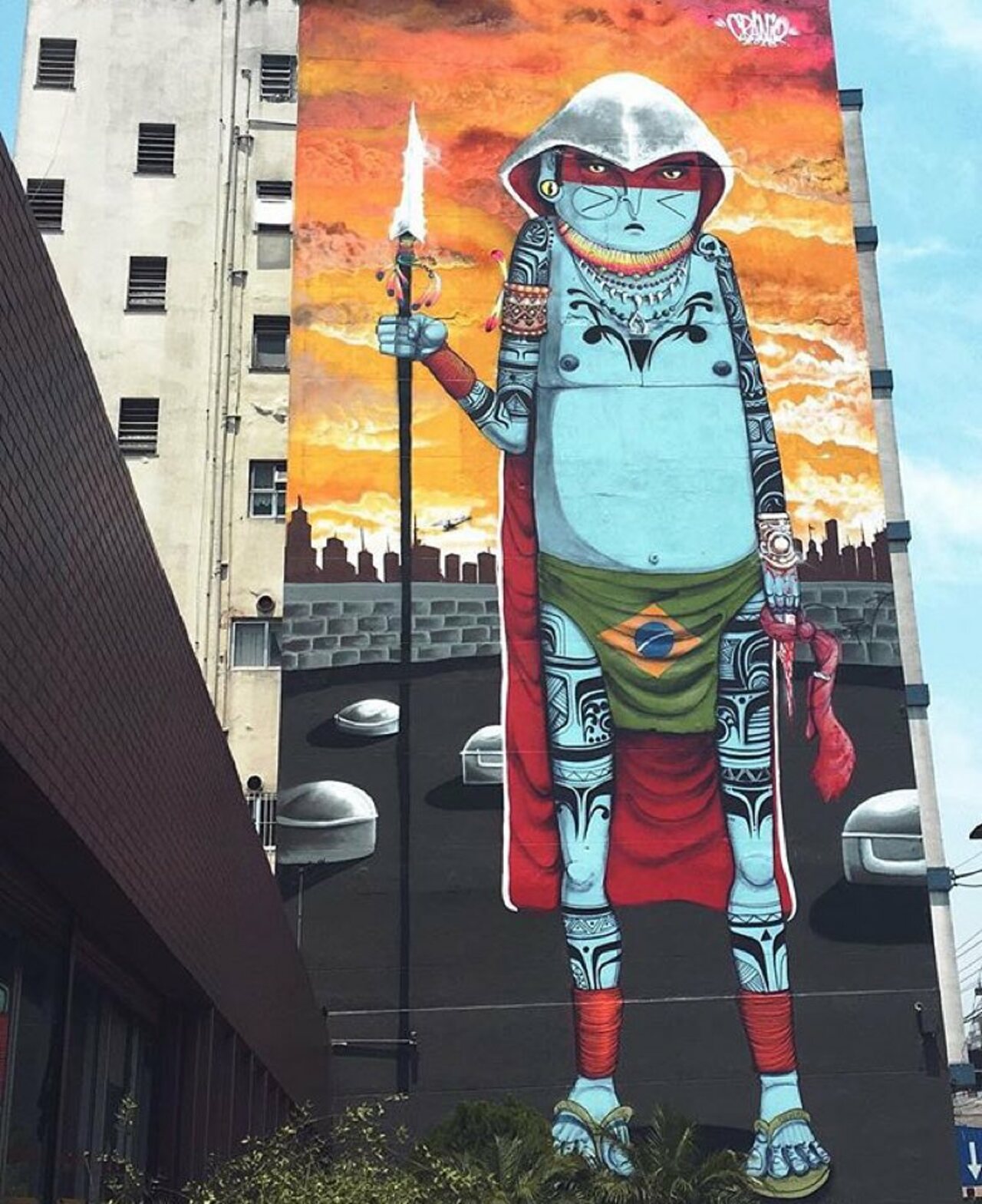 We need to face this Monday with strength like this @cranioartes warrior #streetart #graffiti #publicart #Mondayze https://t.co/sZ3jFWPh1V