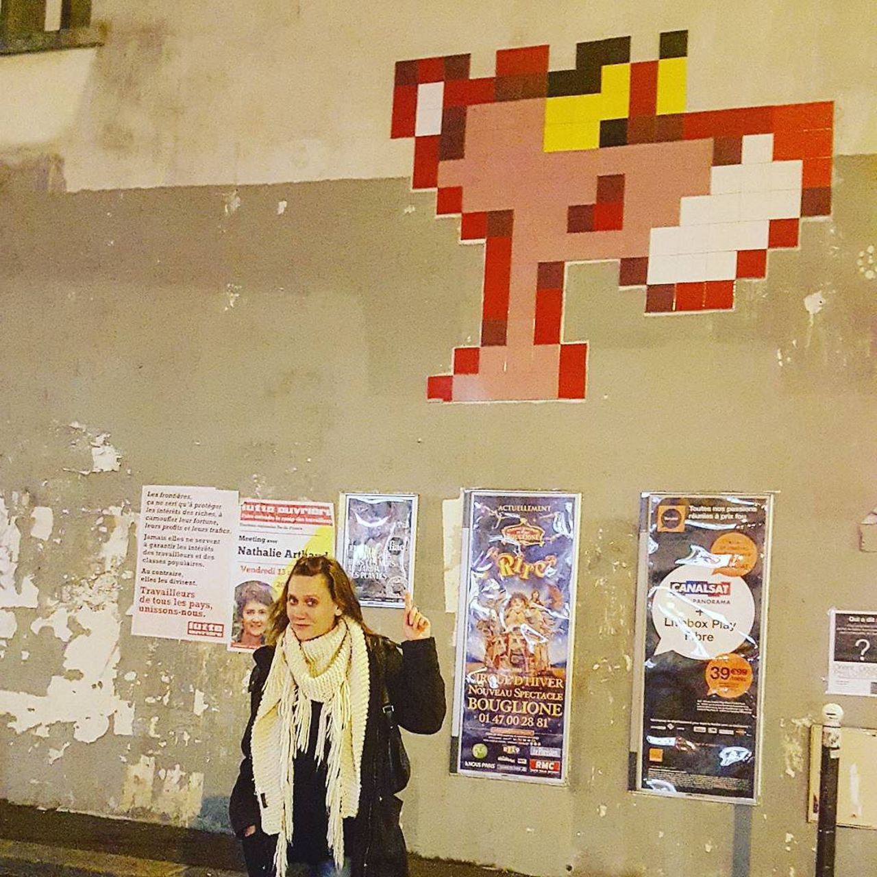 #Paris #graffiti photo by @beabookingstories http://ift.tt/1LxZKji #StreetArt https://t.co/ZzxD9tbIAJ